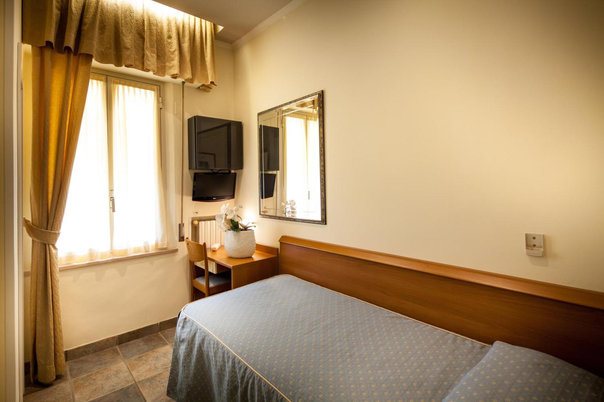 Hotel Angela Fano Ngoại thất bức ảnh