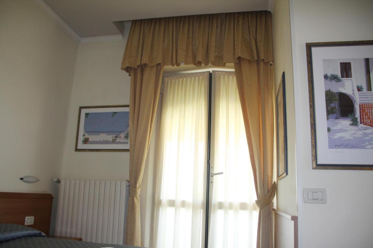 Hotel Angela Fano Ngoại thất bức ảnh