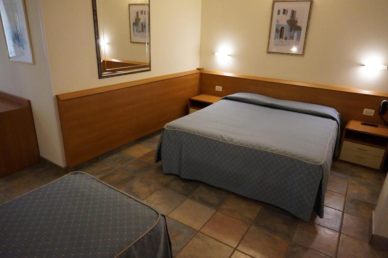 Hotel Angela Fano Ngoại thất bức ảnh