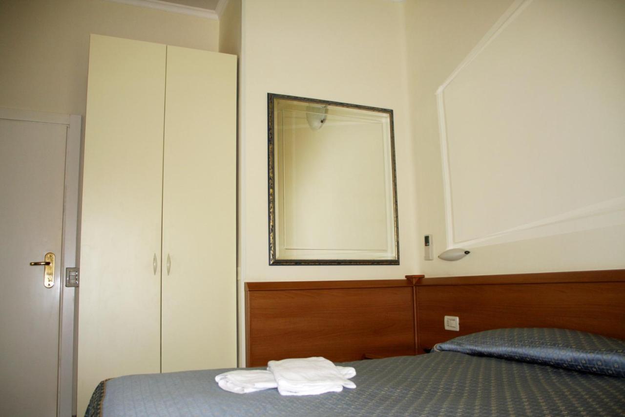 Hotel Angela Fano Ngoại thất bức ảnh